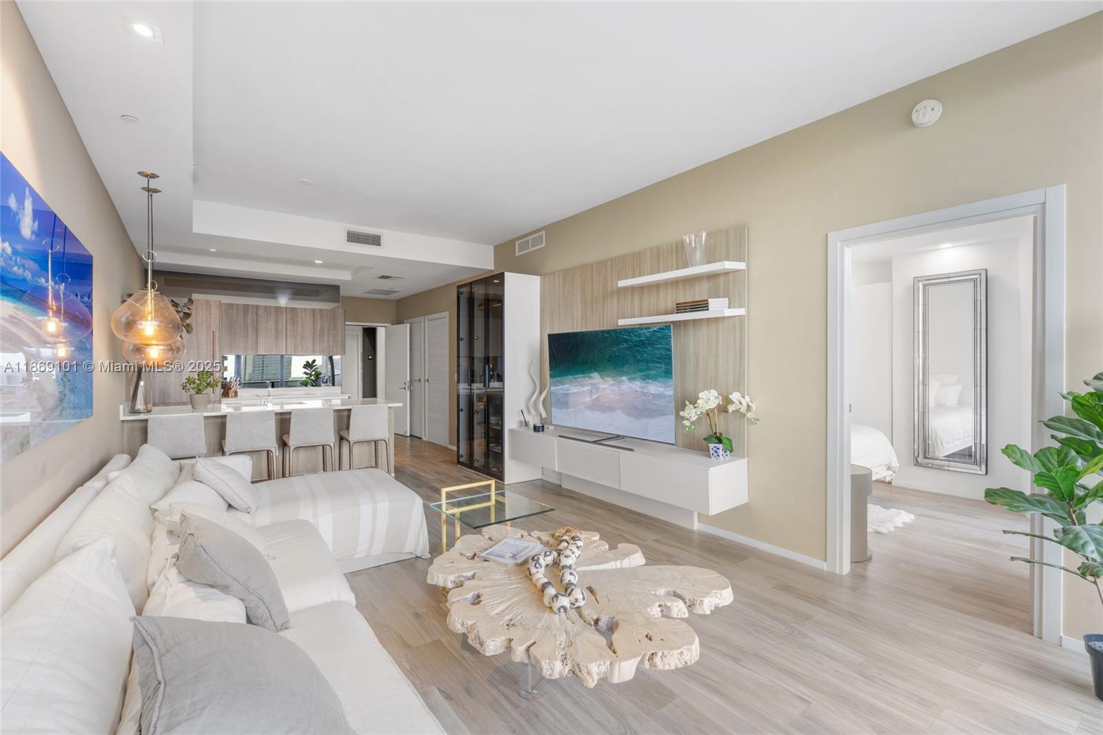 801 SMA RESIDENCES CONDO - Residential