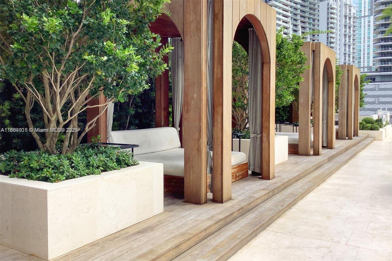 801 SMA RESIDENCES CONDO - Residential