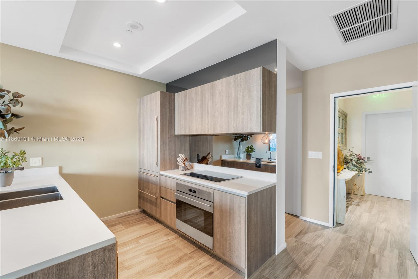 801 SMA RESIDENCES CONDO - Residential