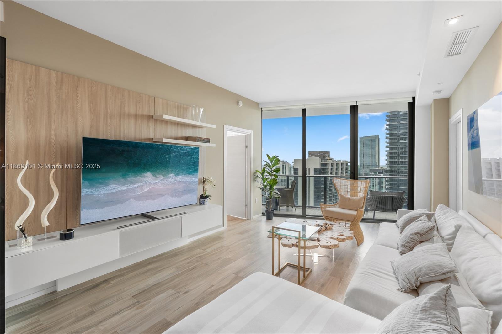 801 SMA RESIDENCES CONDO - Residential