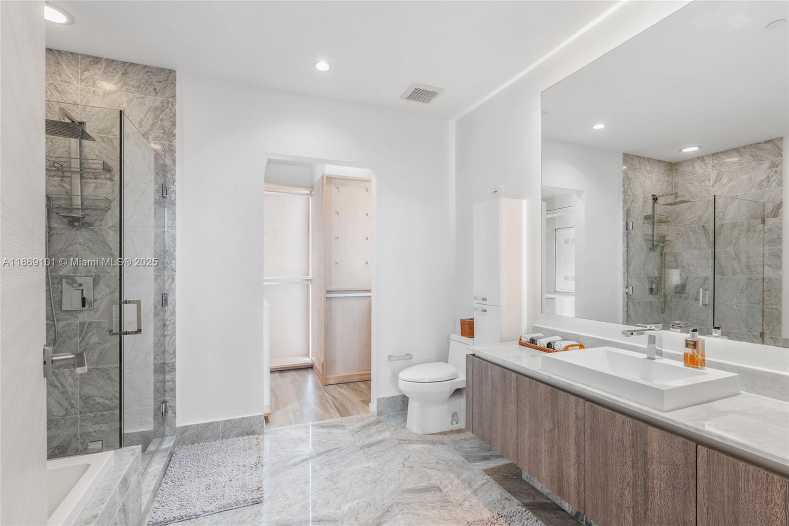 801 SMA RESIDENCES CONDO - Residential