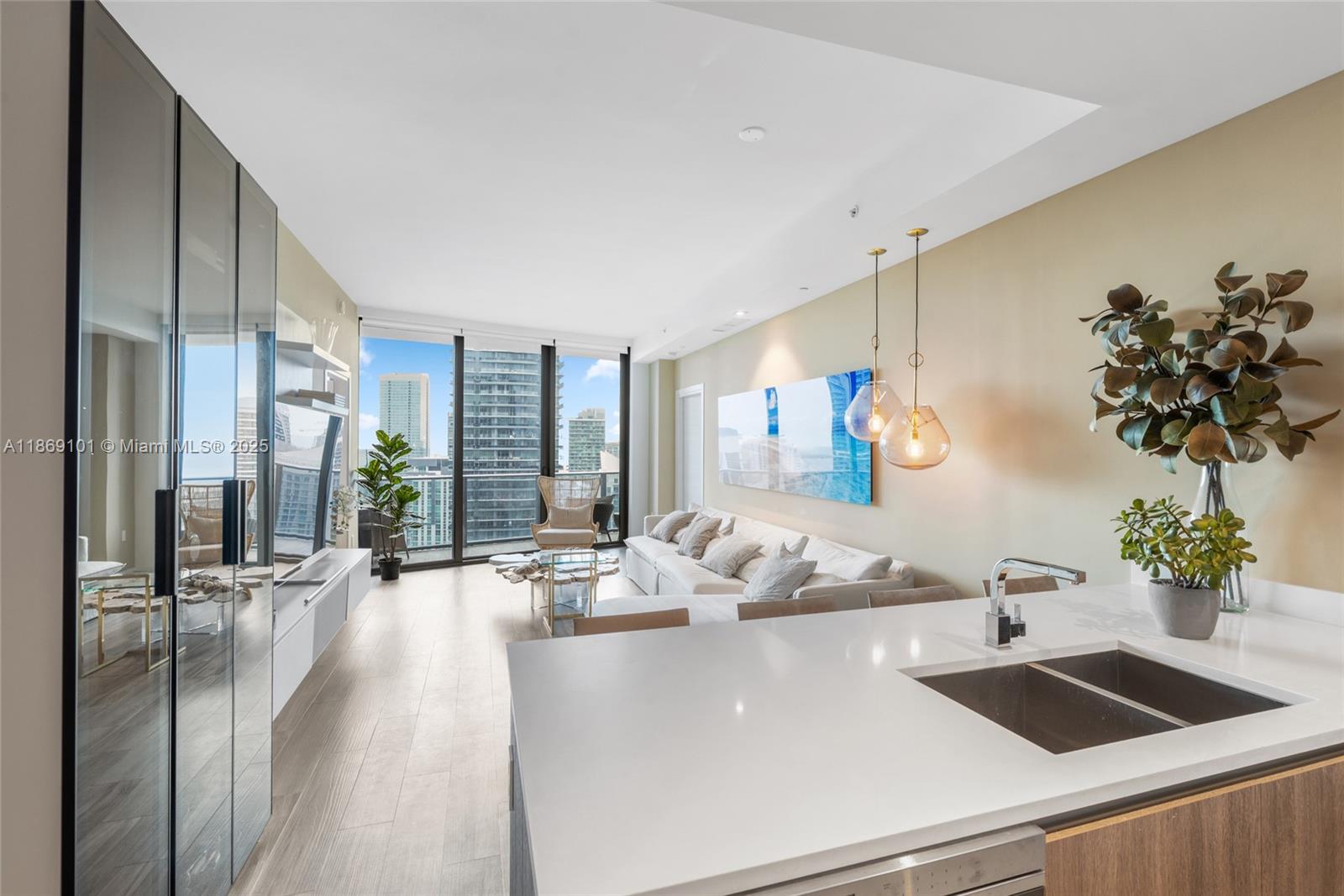 801 SMA RESIDENCES CONDO - Residential