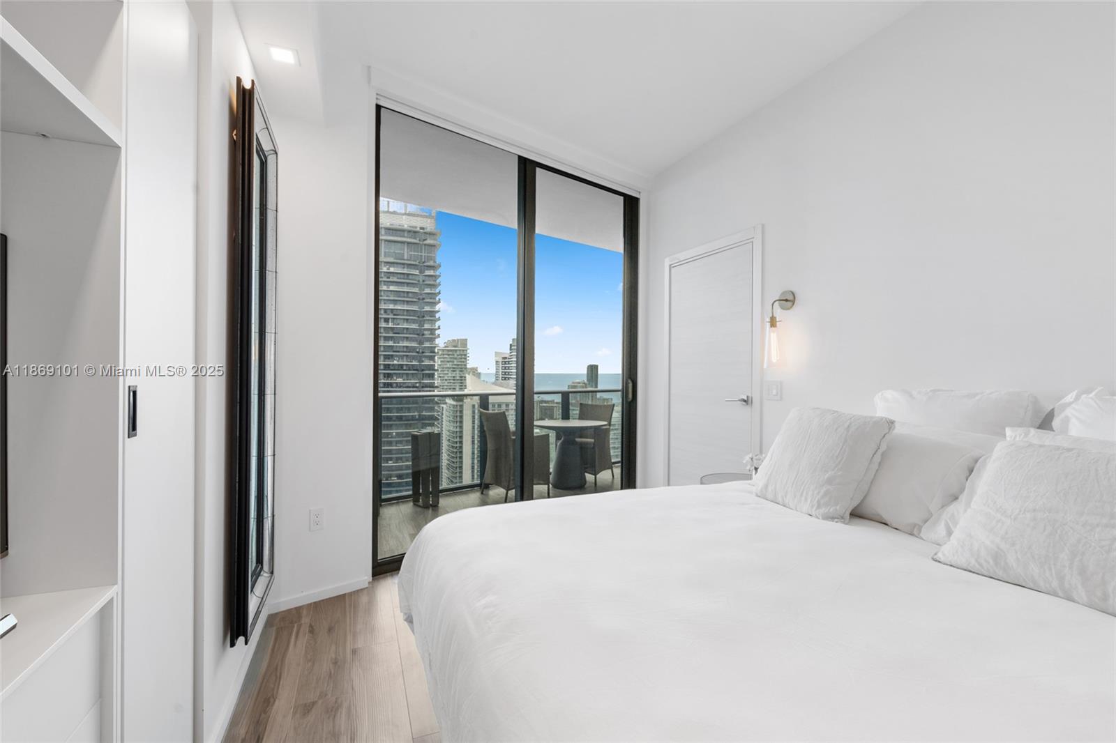 801 SMA RESIDENCES CONDO - Residential