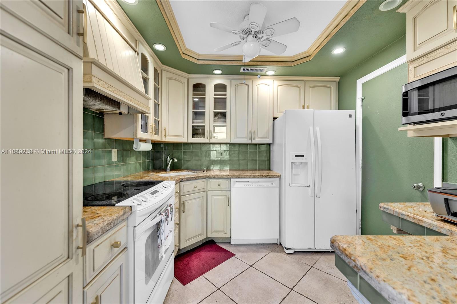 NASSAU HOUSE CONDOMINIUM - Residential