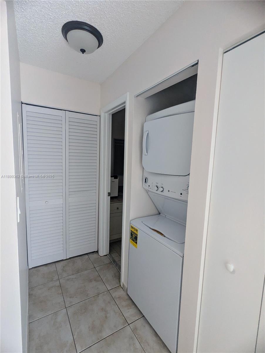 VILLAS OF BONAVENTURE AT - Residential Lease