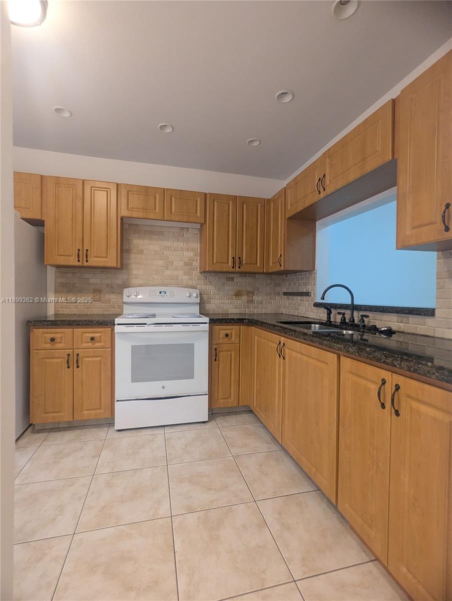 VILLAS OF BONAVENTURE AT - Residential Lease