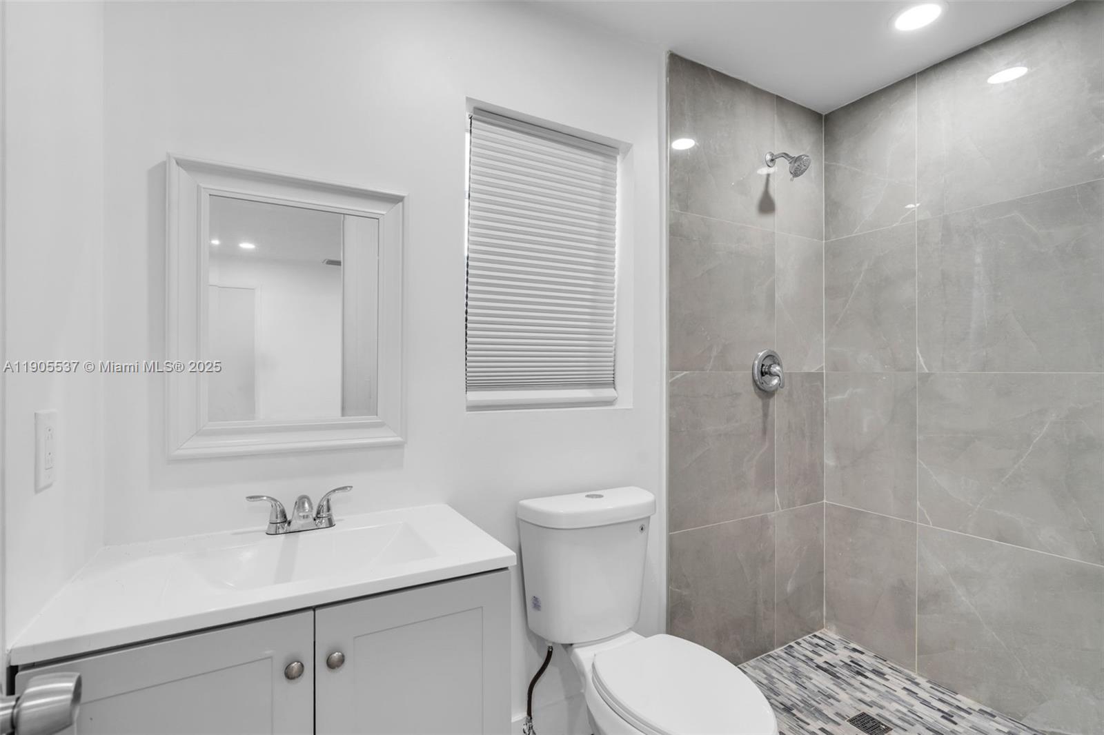 LAUDERDALE VILLAS - Residential