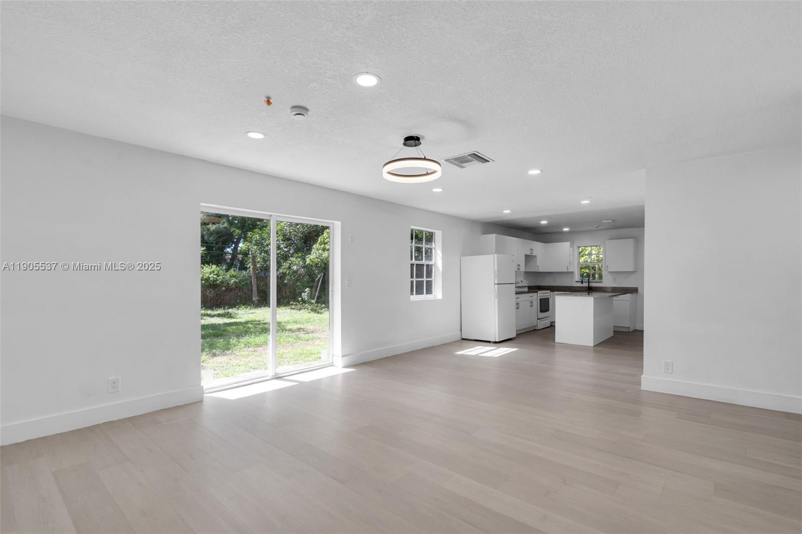 LAUDERDALE VILLAS - Residential