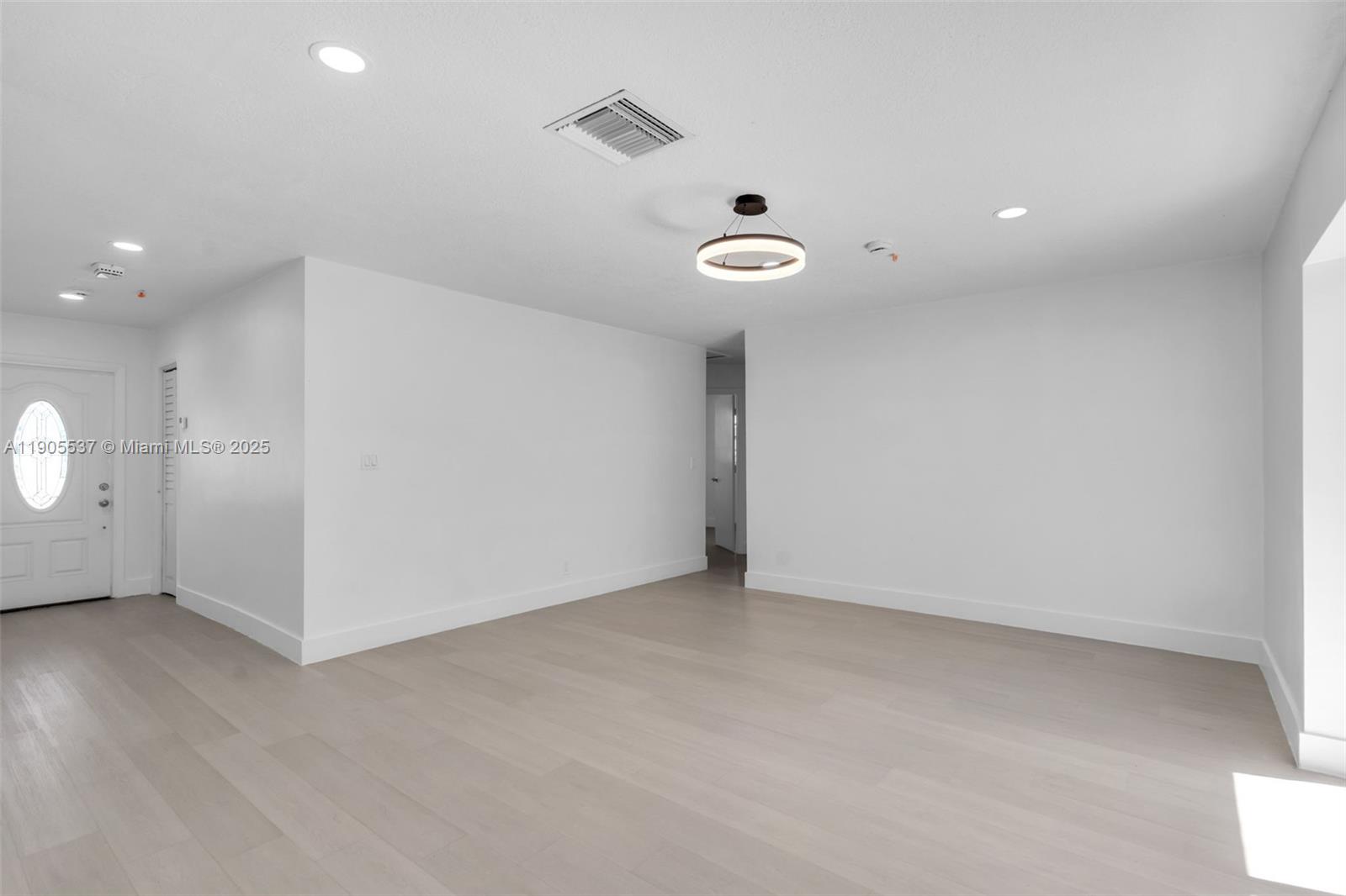 LAUDERDALE VILLAS - Residential