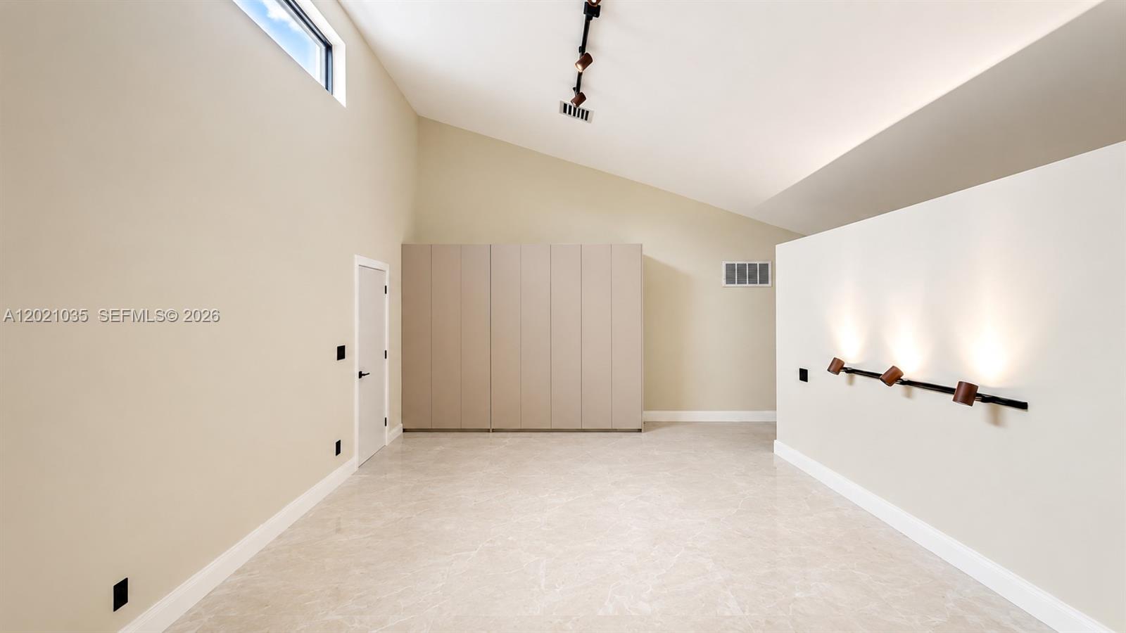 CORAL RIDGE COUNTRY CLUB - Residential