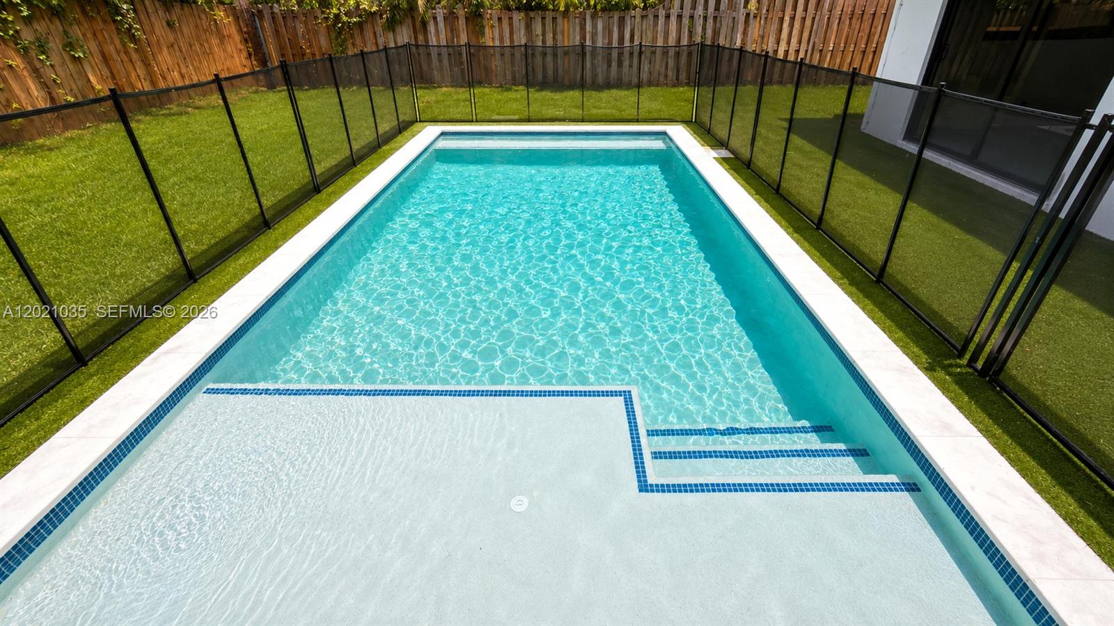 CORAL RIDGE COUNTRY CLUB - Residential