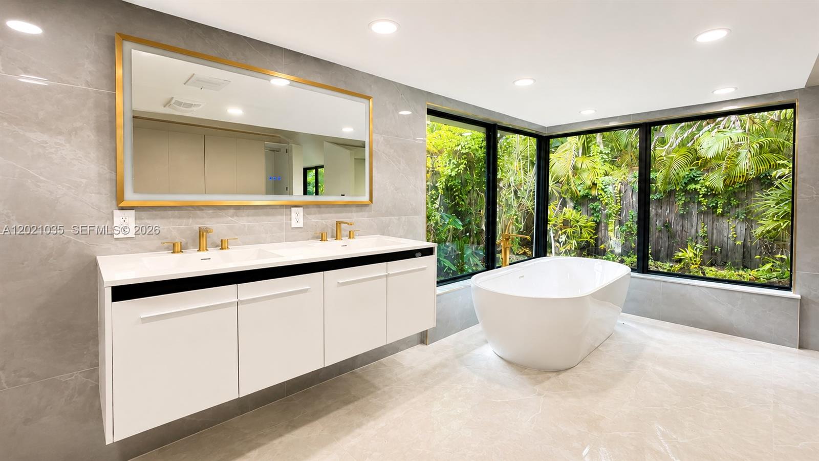 CORAL RIDGE COUNTRY CLUB - Residential