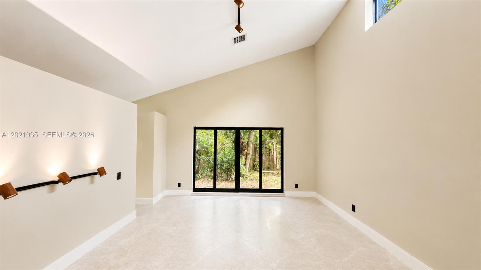 CORAL RIDGE COUNTRY CLUB - Residential
