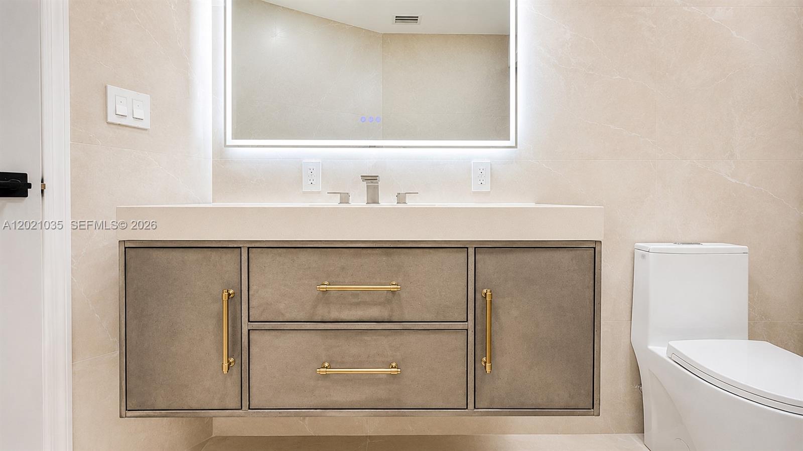 CORAL RIDGE COUNTRY CLUB - Residential