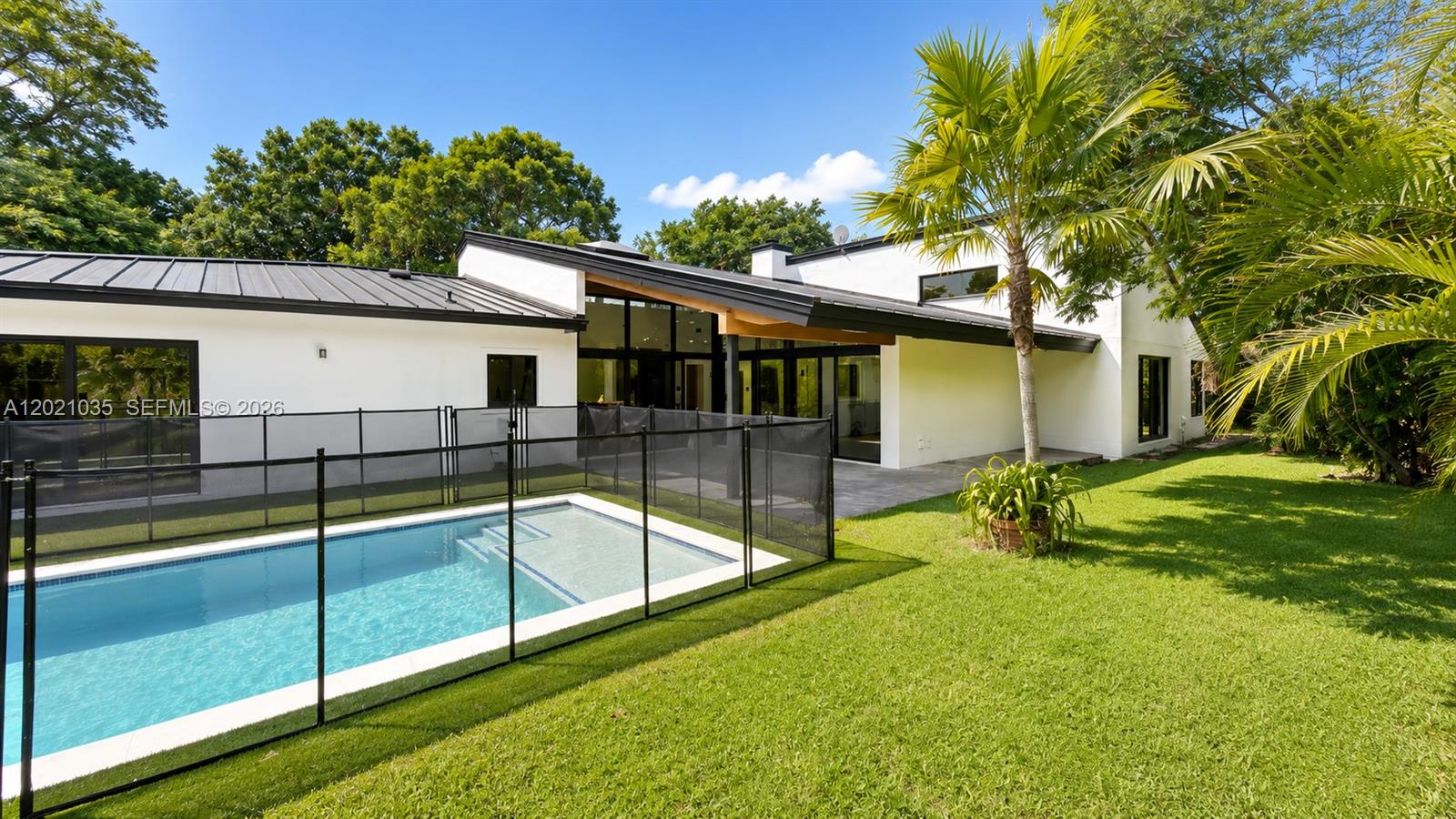 CORAL RIDGE COUNTRY CLUB - Residential