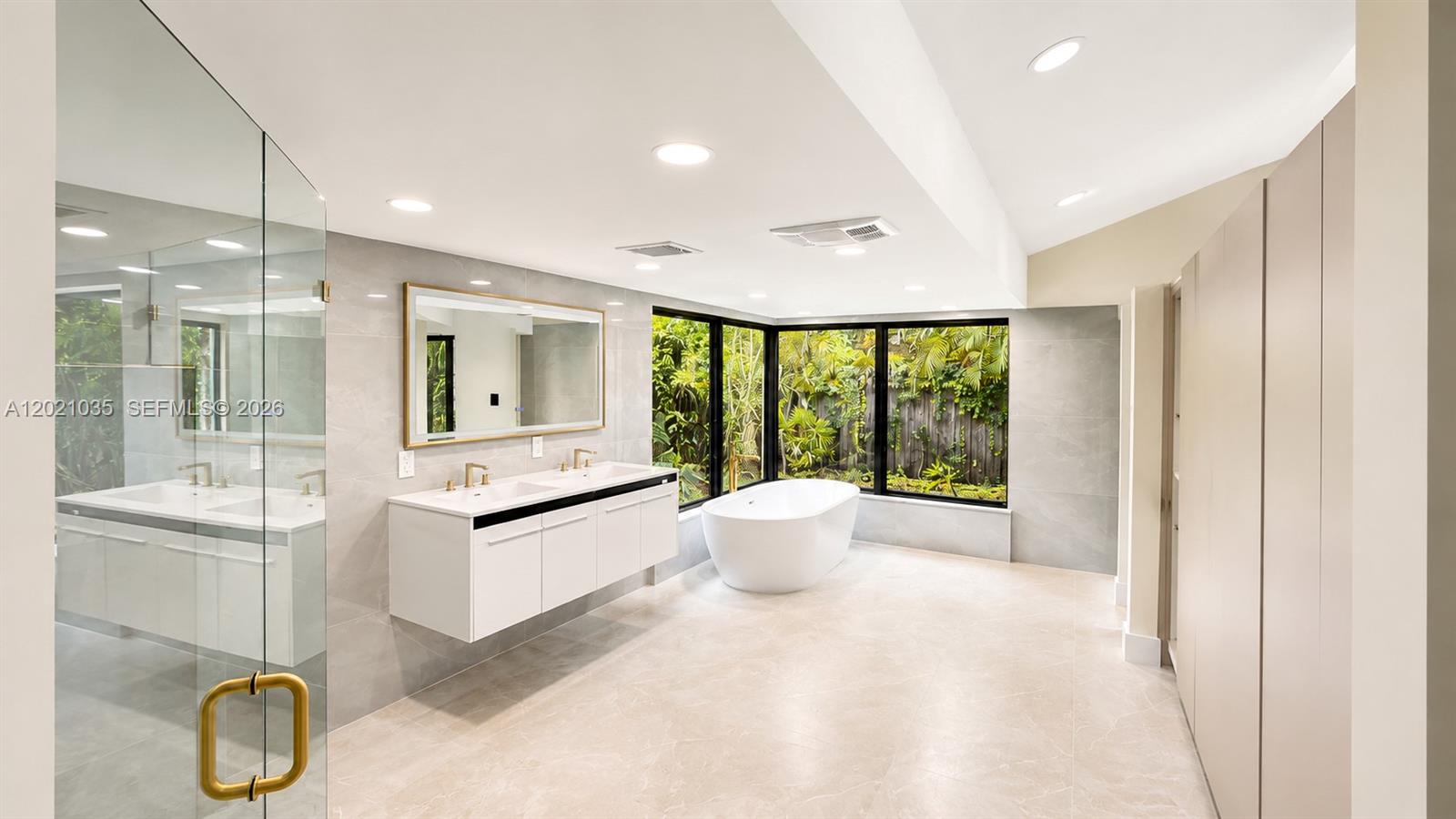 CORAL RIDGE COUNTRY CLUB - Residential