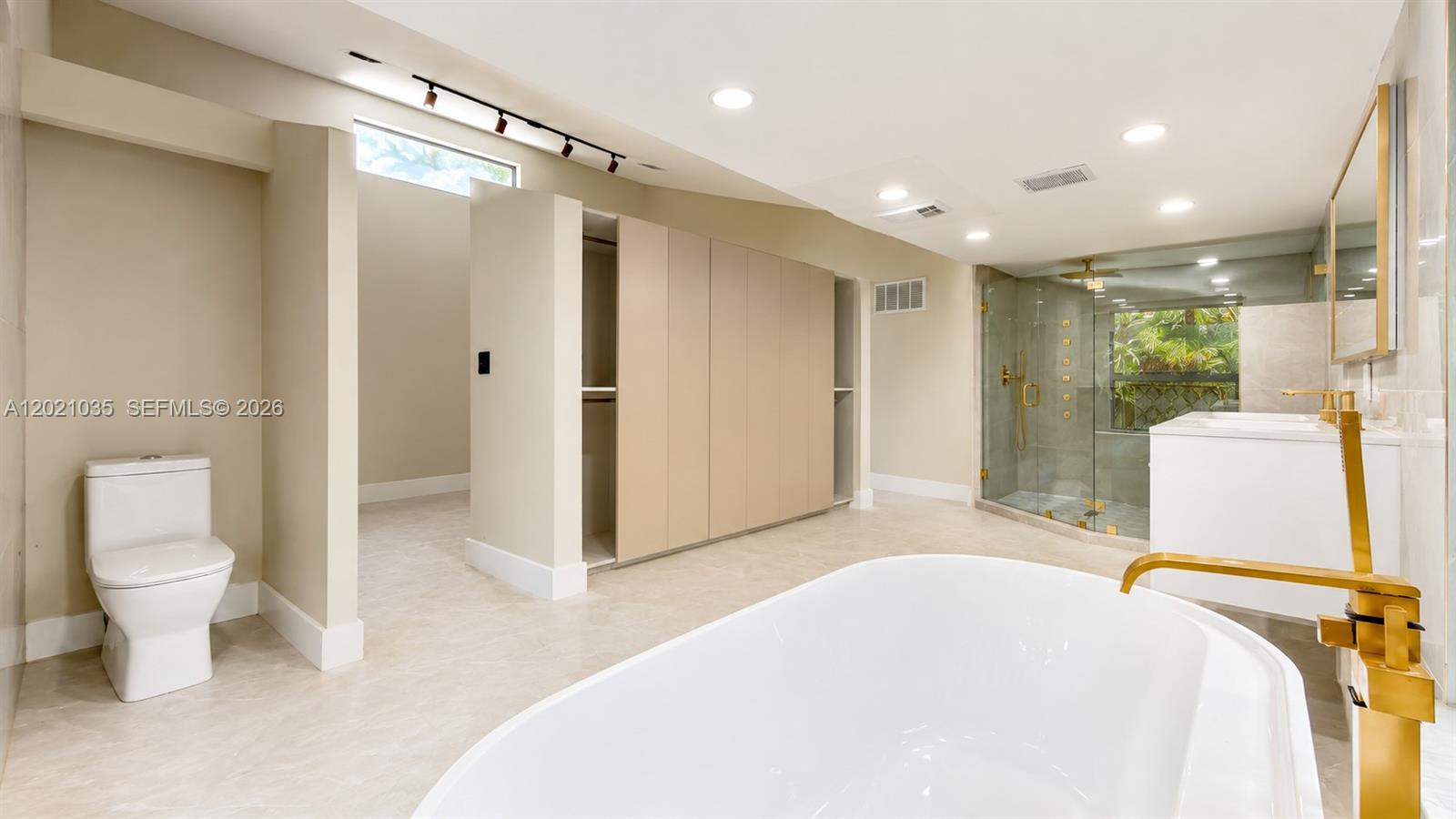 CORAL RIDGE COUNTRY CLUB - Residential