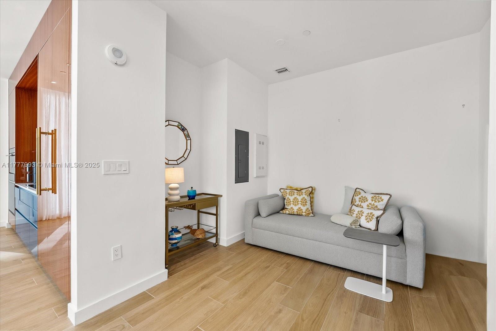 2655 S BAYSHORE DR 812