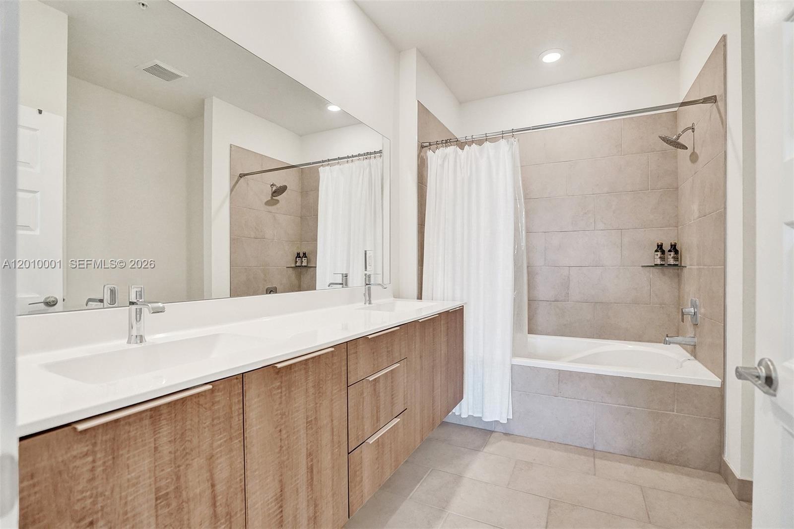URBANA AT THE RESIDENCES - Residential