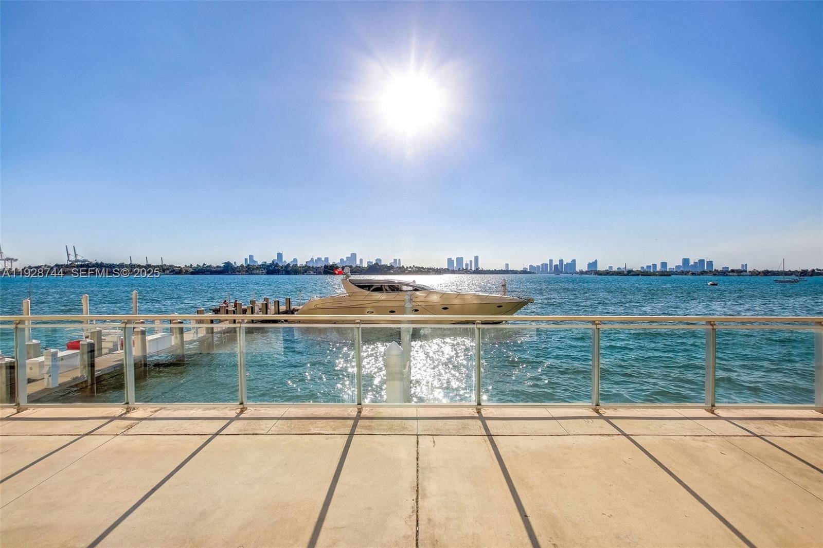 MIRADOR 1000 CONDO - Residential