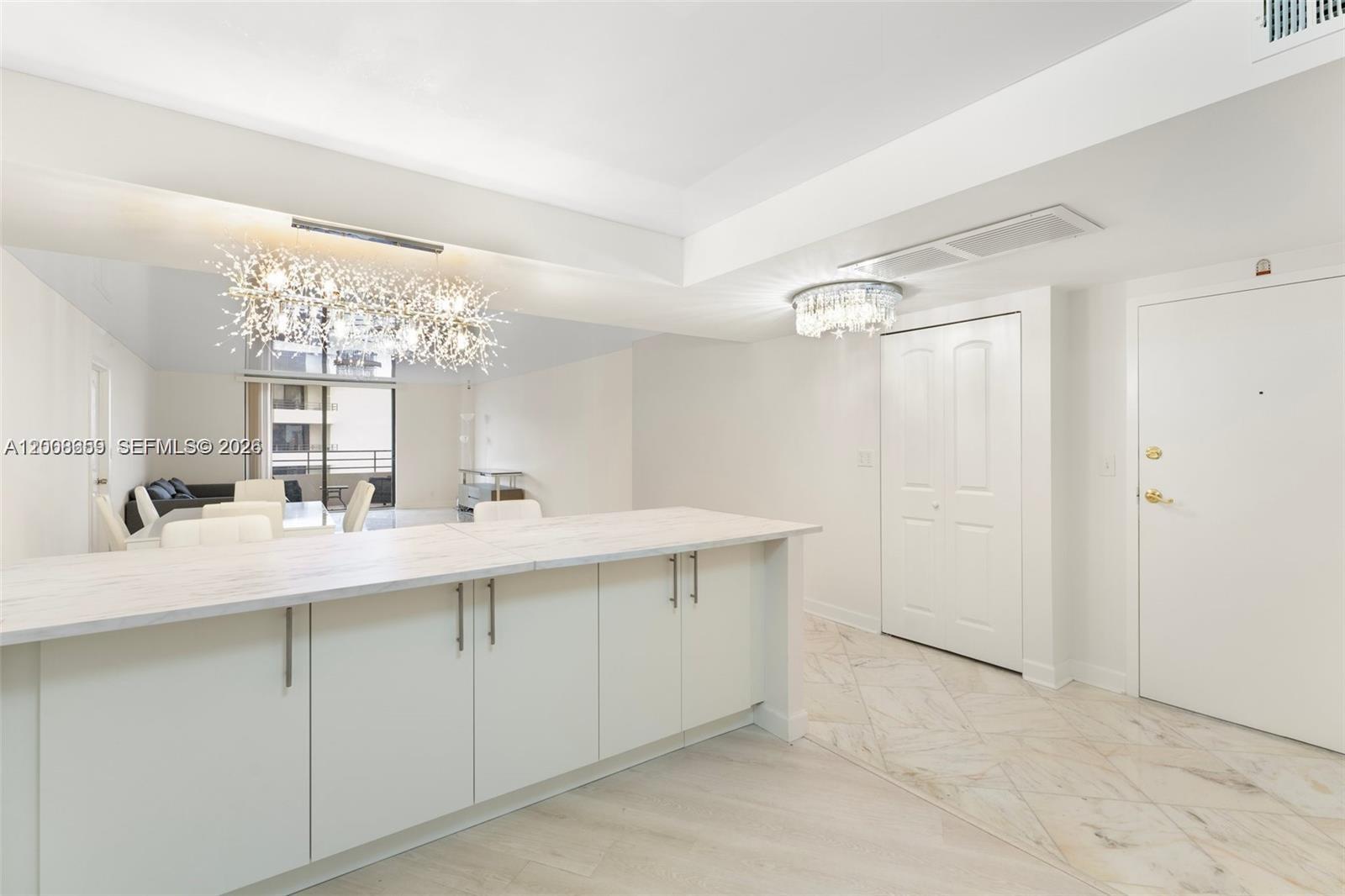 2500 Parkview Dr 1714