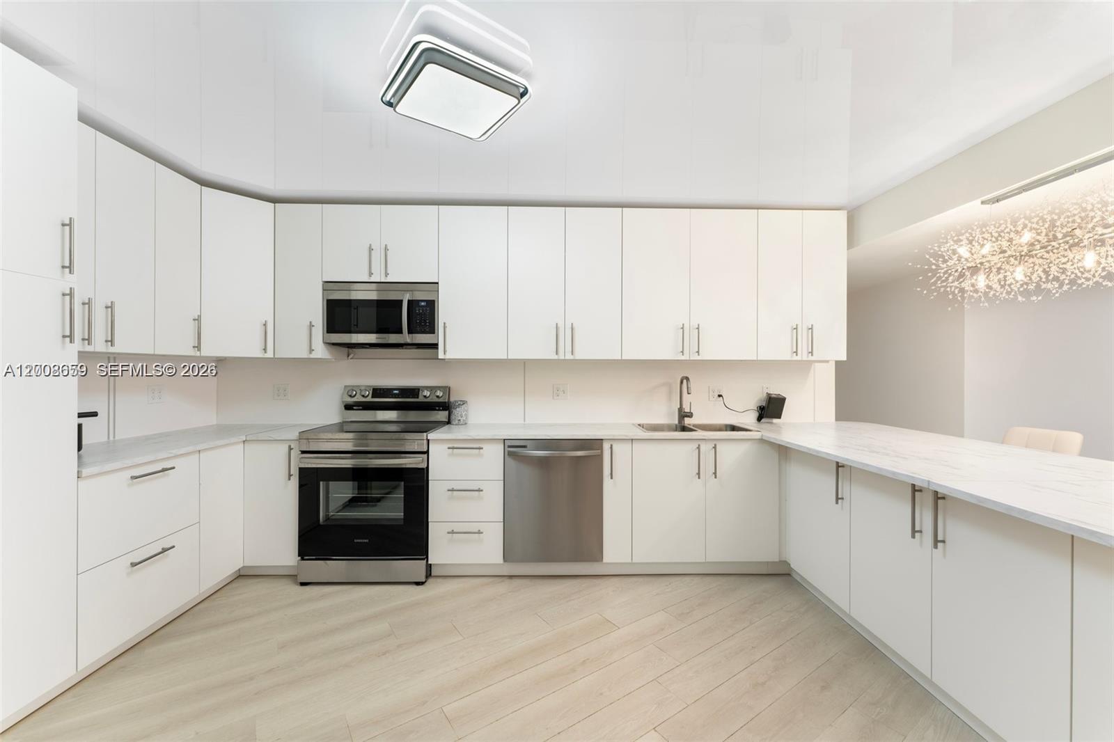 2500 Parkview Dr 1714