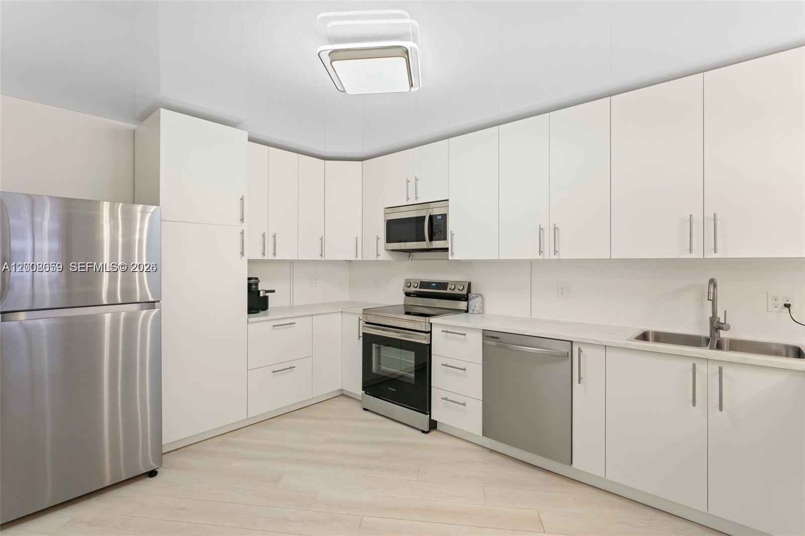 2500 Parkview Dr 1714