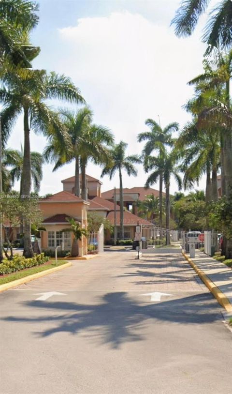 6976 SW 39th St G106 Davie FL 33314