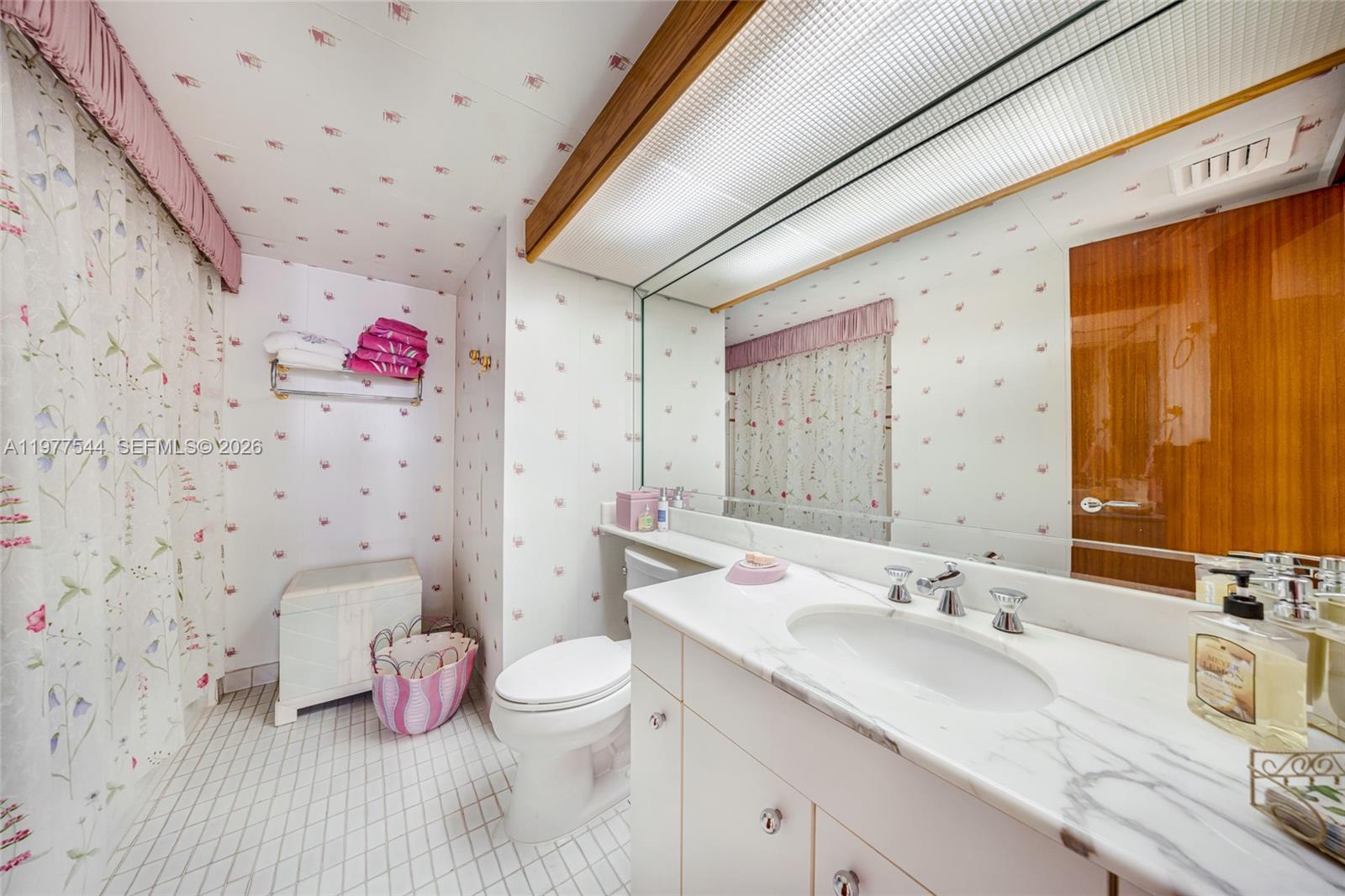 TURNBERRY TOWERS CONDO - Residential