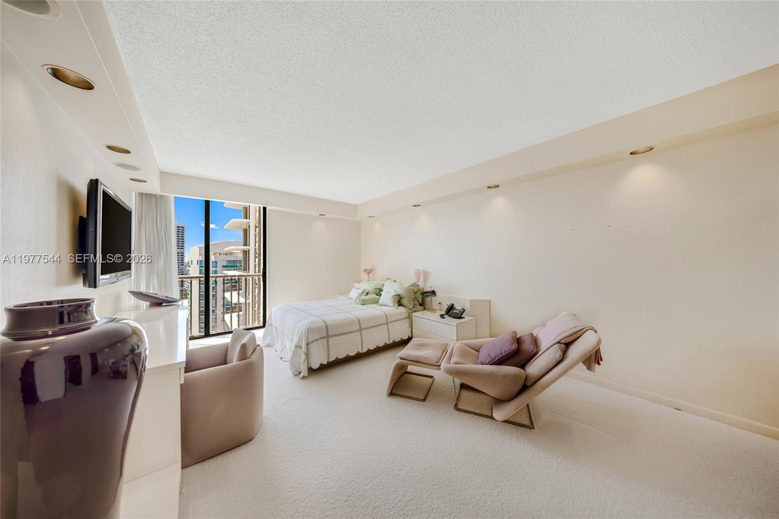 TURNBERRY TOWERS CONDO - Residential