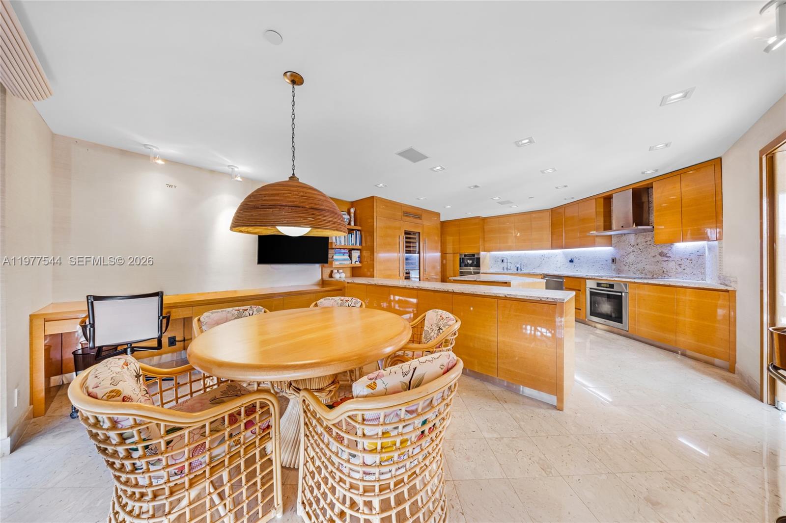 TURNBERRY TOWERS CONDO - Residential