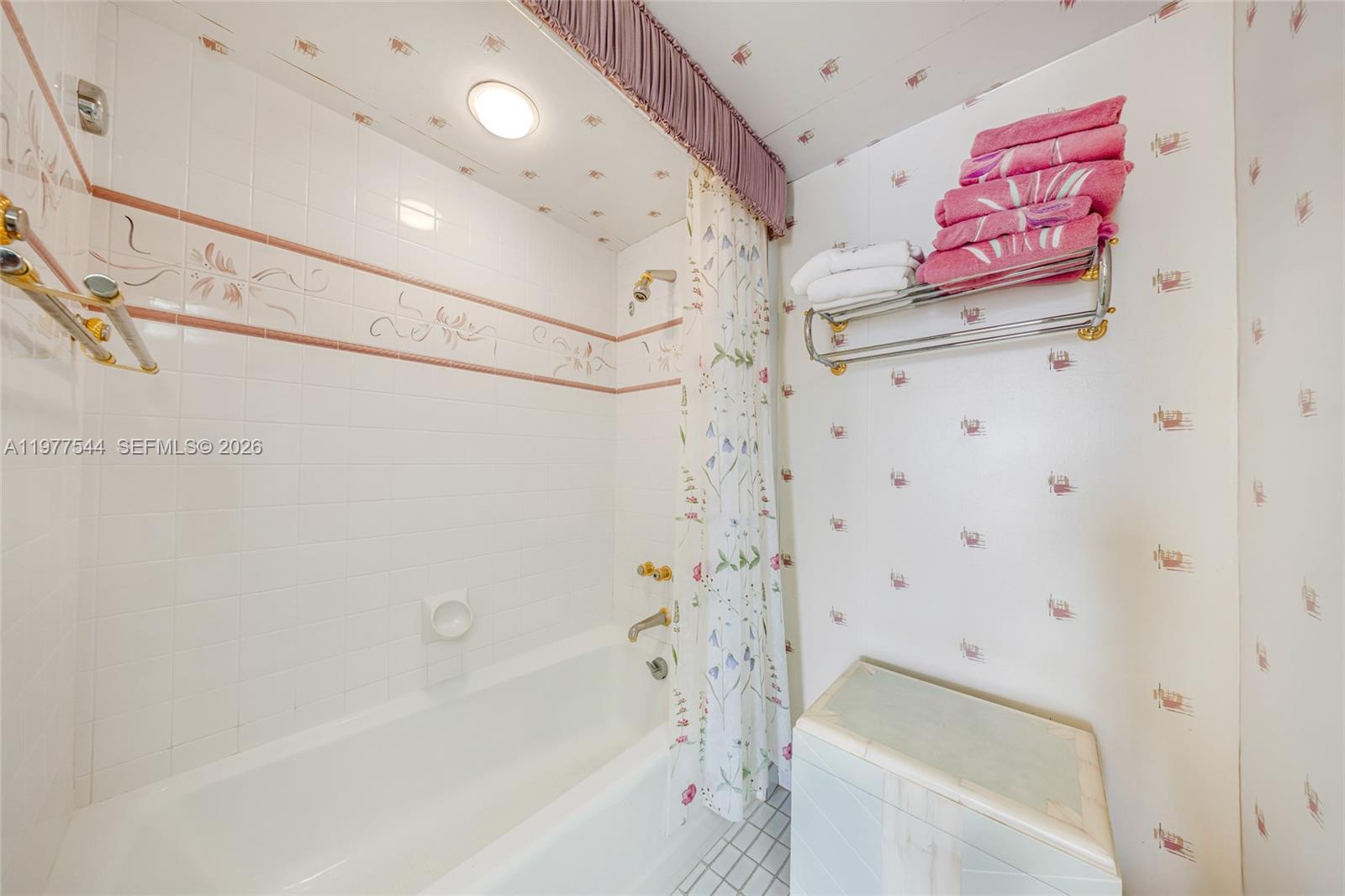 TURNBERRY TOWERS CONDO - Residential