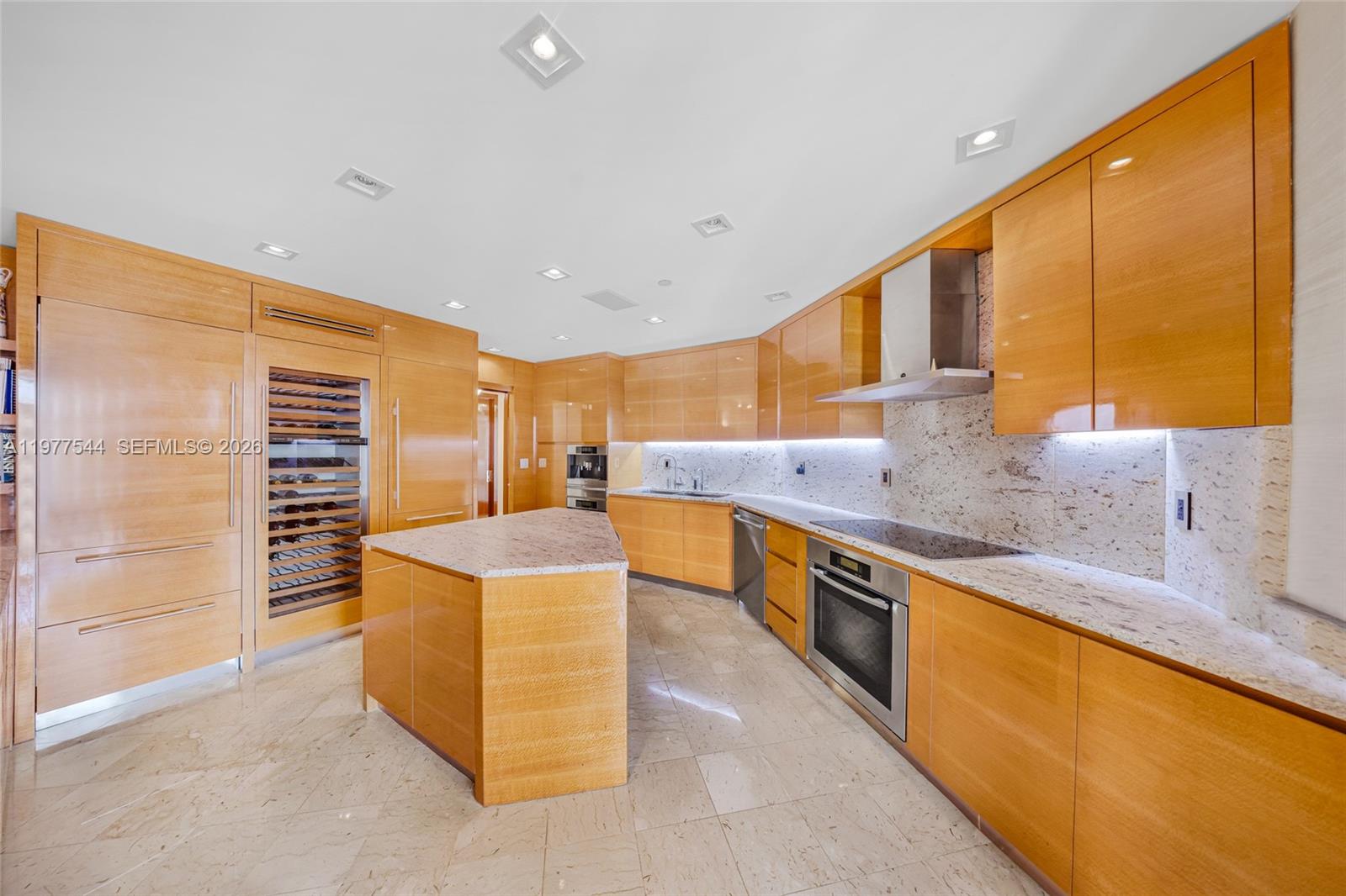 TURNBERRY TOWERS CONDO - Residential