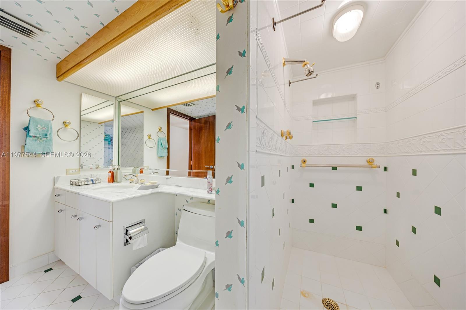 TURNBERRY TOWERS CONDO - Residential