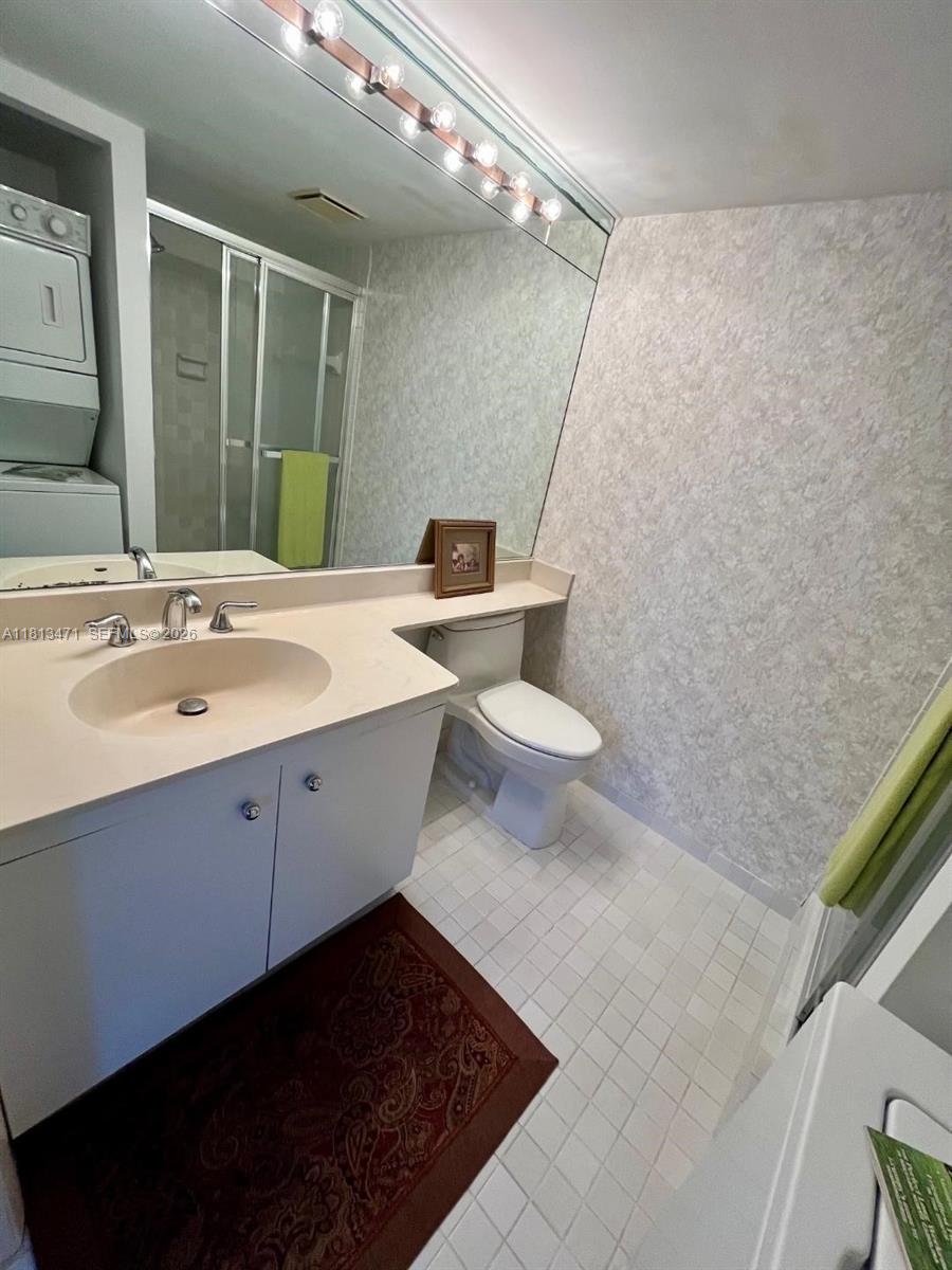 TOWERS OF QUAYSIDE CONDO - Residential