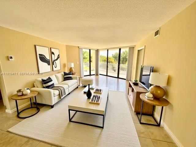 TOWERS OF QUAYSIDE CONDO - Residential