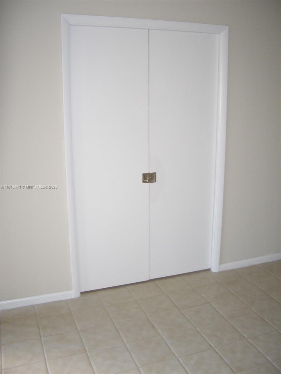 TOWERS OF QUAYSIDE CONDO - Residential