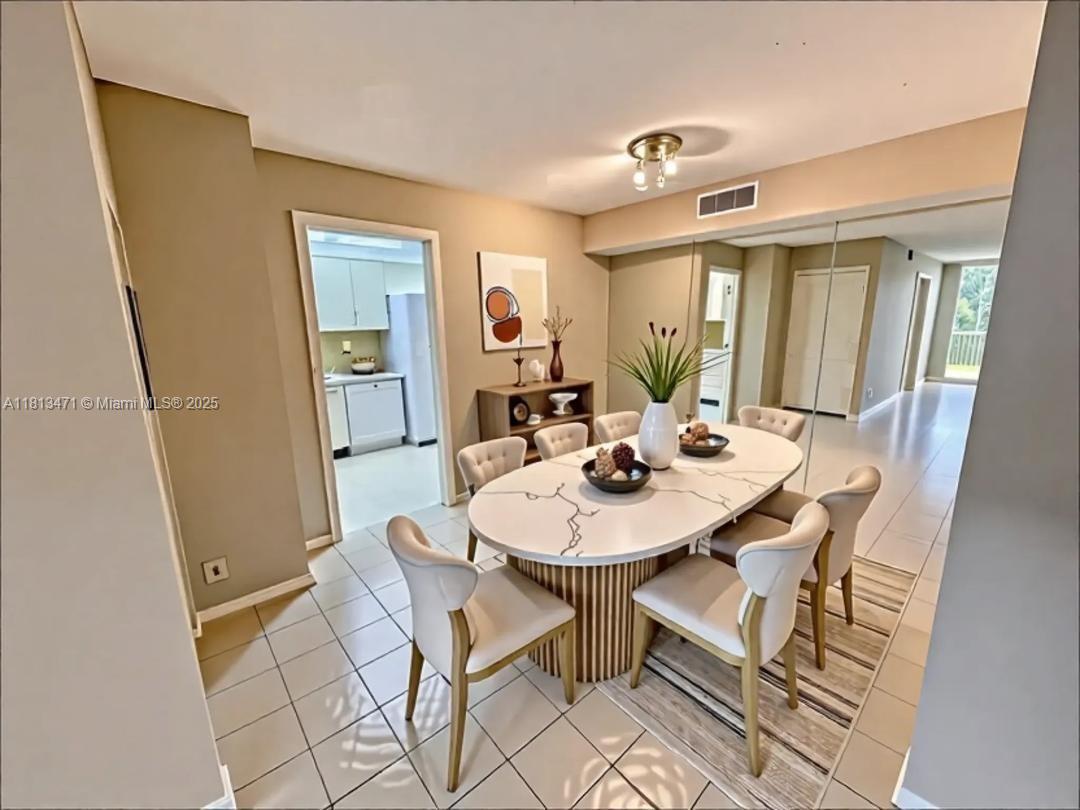 TOWERS OF QUAYSIDE CONDO - Residential