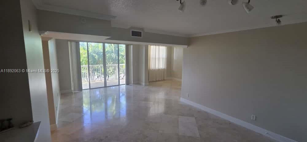 SHERIDAN BEACH CLUB CONDO - Residential Lease