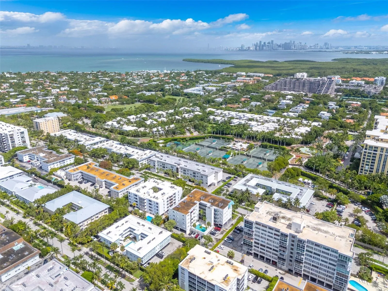 Key Biscayne, Florida 33149, United States, 2 Bedrooms Bedrooms, ,1 BathroomBathrooms,Residential,Active,173441