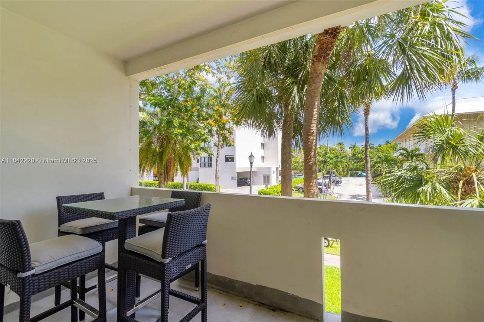 Key Biscayne, Florida 33149, United States, 2 Bedrooms Bedrooms, ,1 BathroomBathrooms,Residential,Active,173441