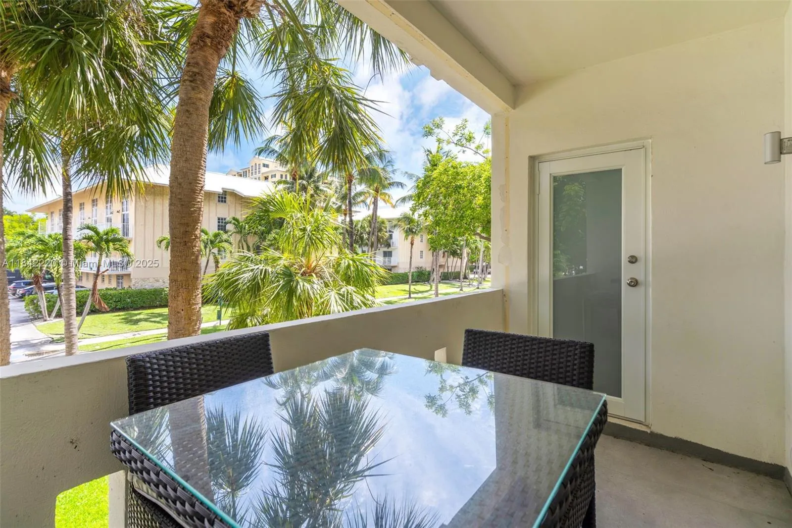 Key Biscayne, Florida 33149, United States, 2 Bedrooms Bedrooms, ,1 BathroomBathrooms,Residential,Active,173441