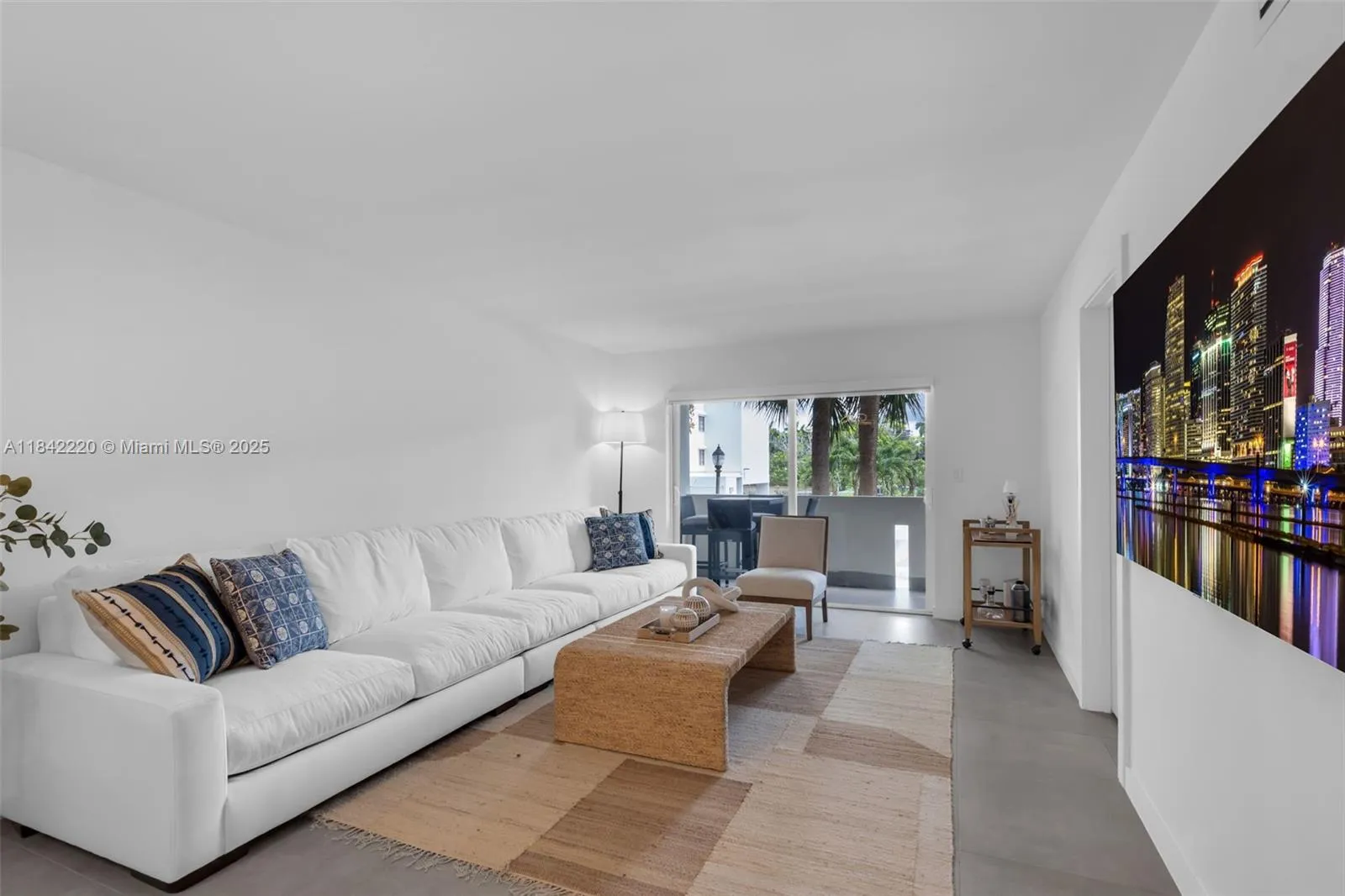 Key Biscayne, Florida 33149, United States, 2 Bedrooms Bedrooms, ,1 BathroomBathrooms,Residential,Active,173441