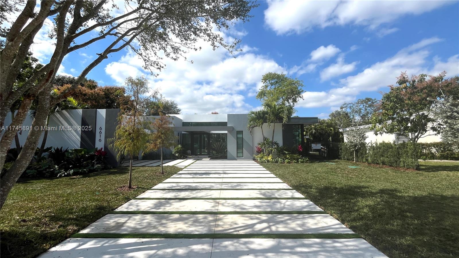LINDAS CASAS - Residential