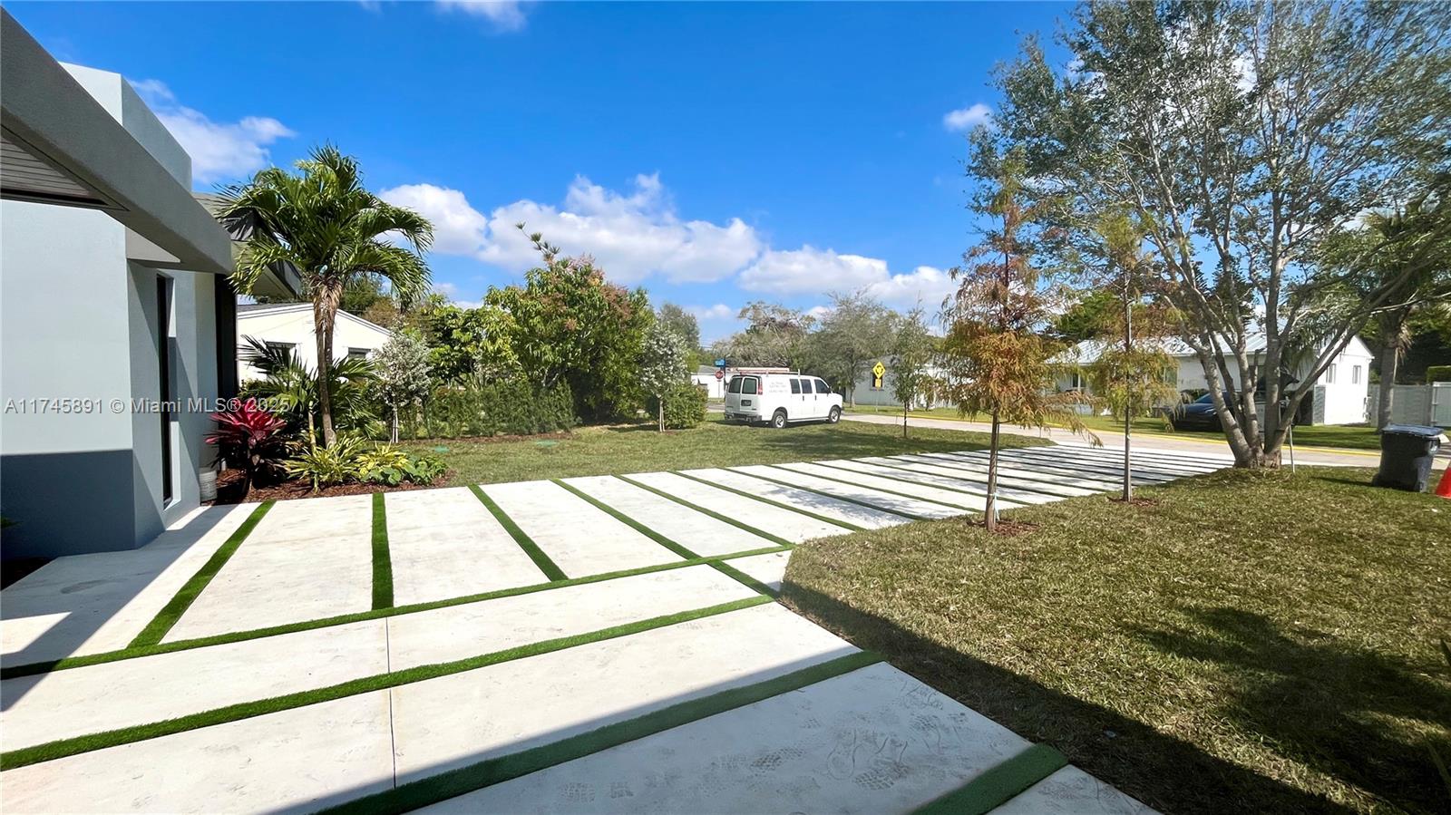 LINDAS CASAS - Residential