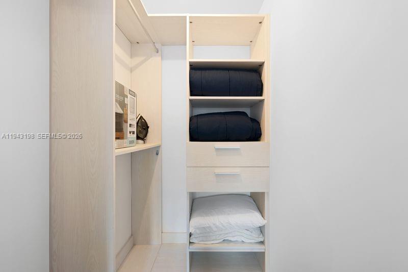 PARAISO BAY CONDO - Residential