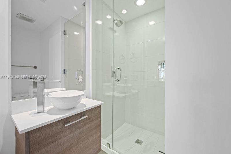 PARAISO BAY CONDO - Residential