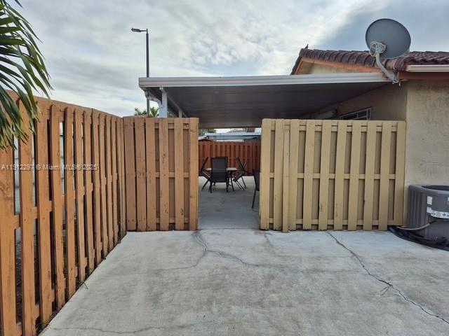 LOS PALACIOS II CONDO - Residential