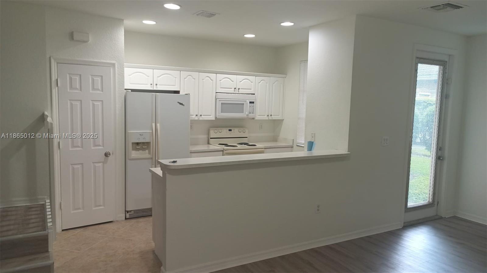 Totally fresh paint 3 bedroom 2 bath townhouse located in the sought-after community San Remo, New Second Floor Laminate cozy patio area and community pool. Close to great restaurants, shopping and
worship. This is a must see!