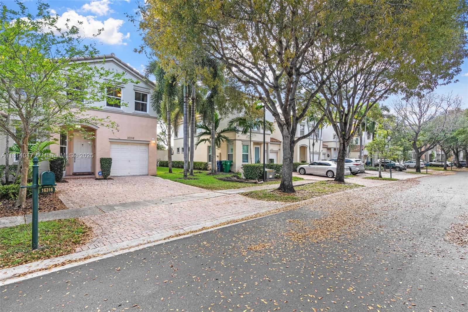 Property for Sale at 16316 Sw 48th St, Miramar, Broward County, Florida - Bedrooms: 3 
Bathrooms: 3  - $530,000